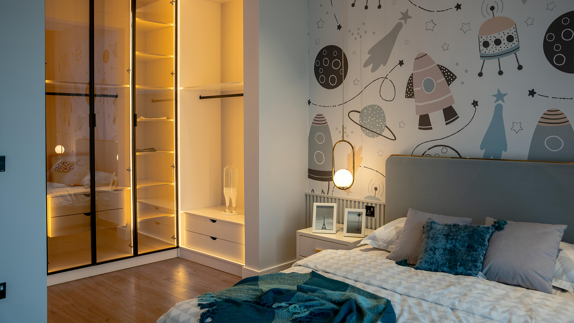 Second bedroom